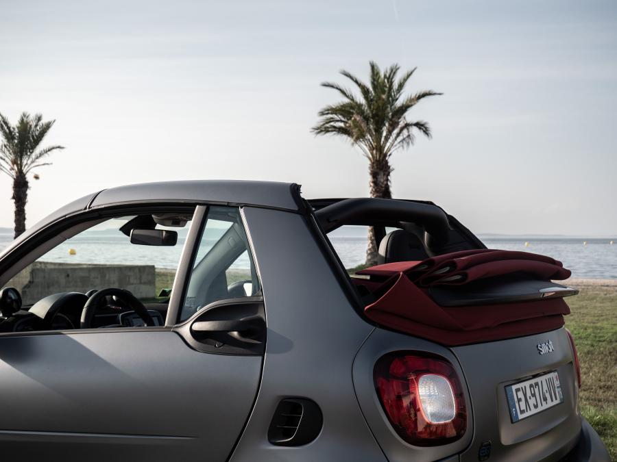 Детали экстерьера Smart EQ ForTwo Prime Cabrio (A453) 2018 года  (WW) (фото 13 из 18)